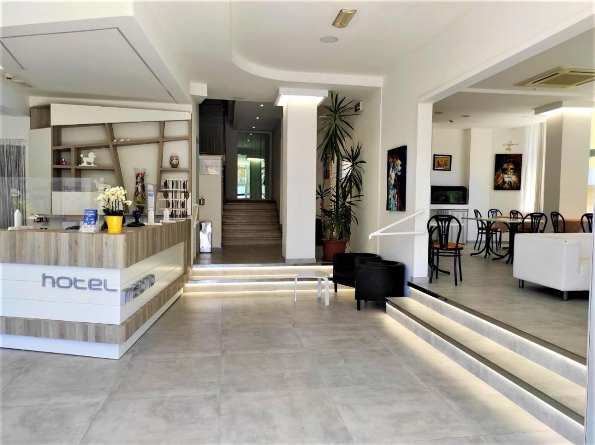 Hotel Madrid Римини Екстериор снимка