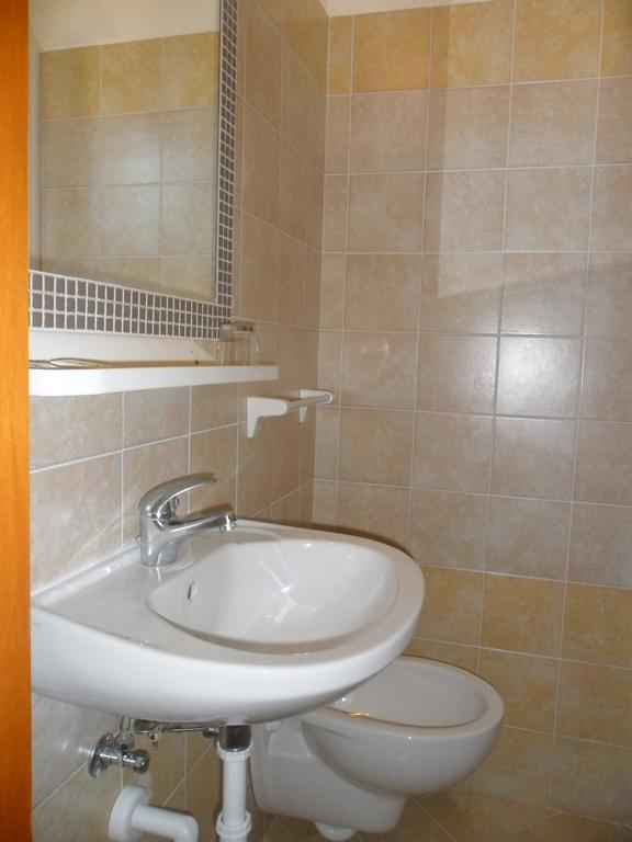 Hotel Madrid Римини Стая снимка