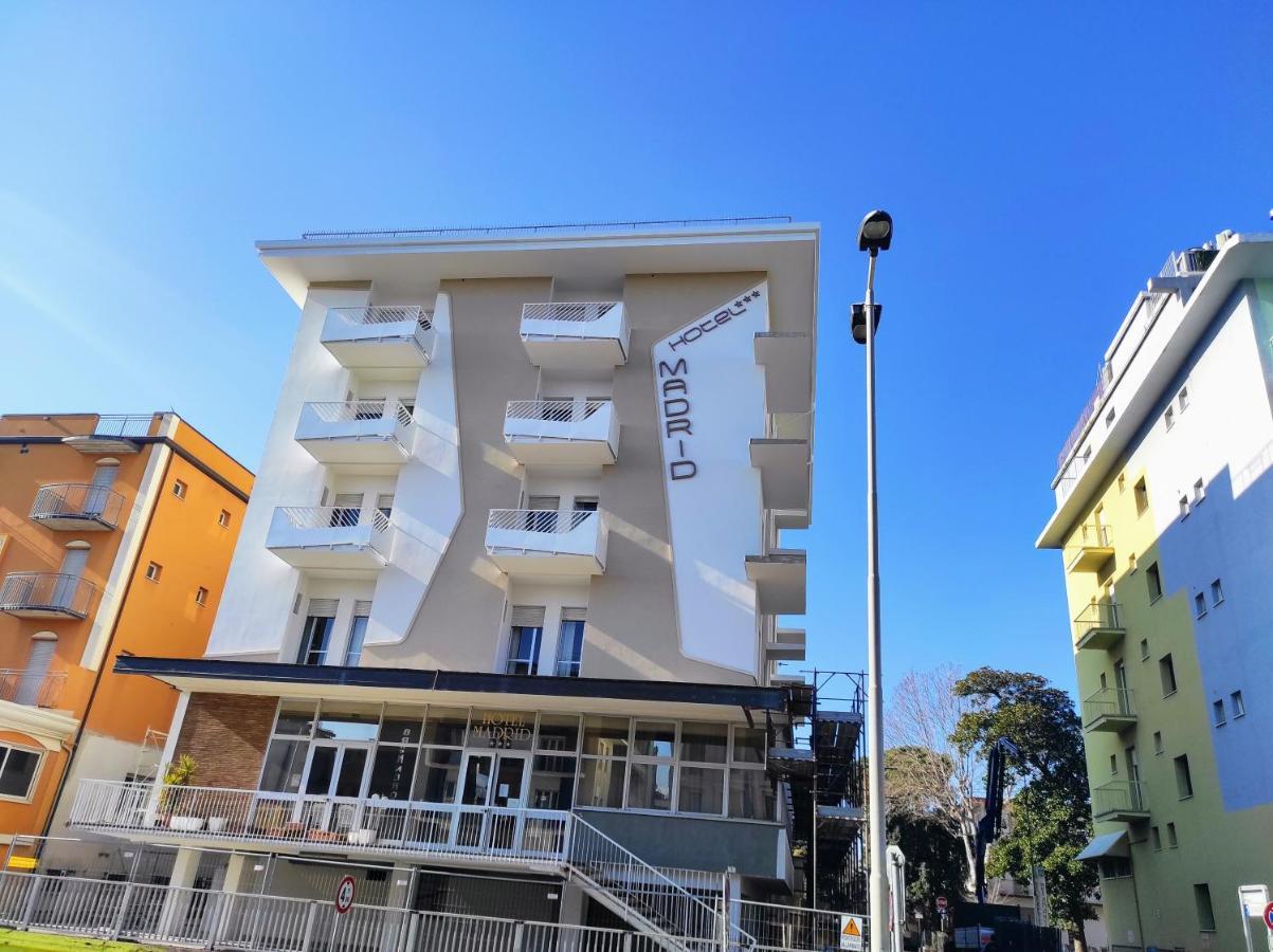 Hotel Madrid Римини Екстериор снимка