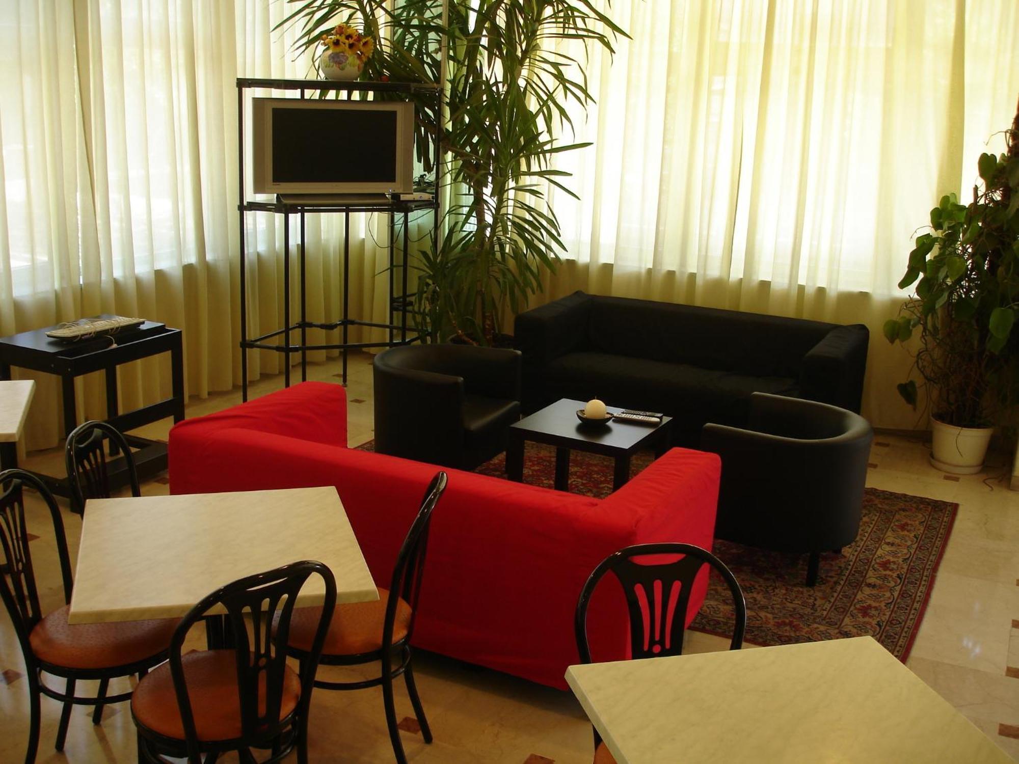 Hotel Madrid Римини Екстериор снимка